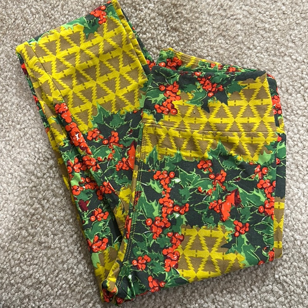 LuLaRoe OS Christmas leggings